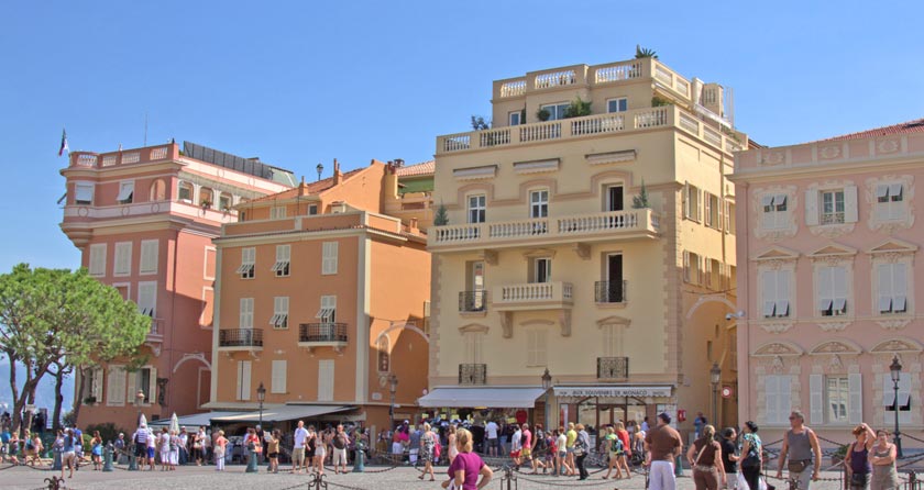 ��������� ������. ������-����. ��������� ������� (Place de Palais)