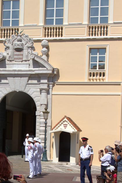 ��������� ������. ������-����. ��������� ������� (Place de Palais).&nbsp;����� �������