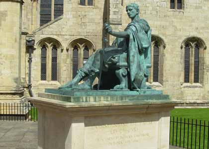 ������������ �����������. ����. ������ ����������� (Constantine Statue)