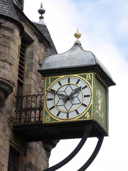 �������� ������� ������ (Scott Monument). ��������. Tolbooth �� Canongate.