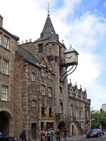 �������� ������� ������ (Scott Monument). ��������. Tolbooth �� Canongate.