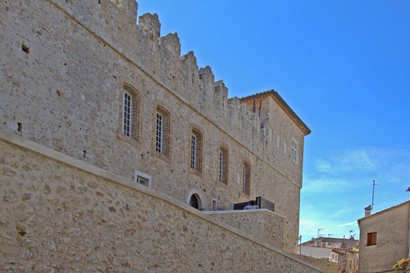 �������. ����� (Antibes). ����� ���������.