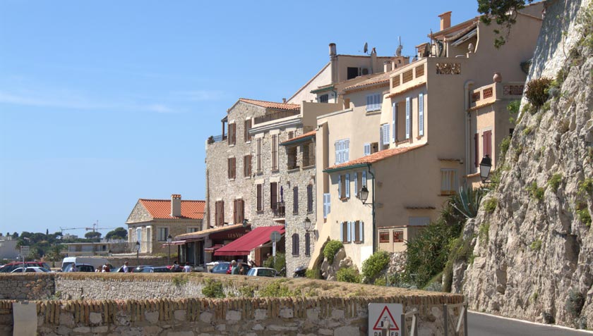 �������. ����� (Antibes). �������� ������� �� �����.