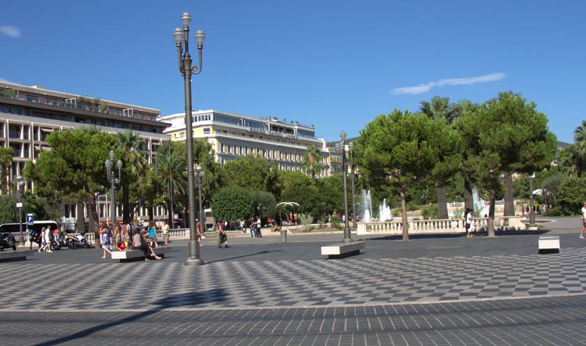 �������. ����� (Nice). ������� ������� (La place Massena).