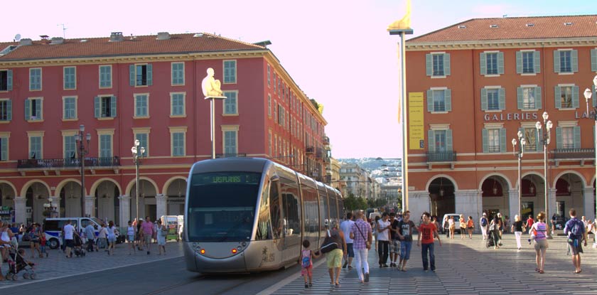 �������. ����� (Nice). ����� ������� (la Rue Massena)