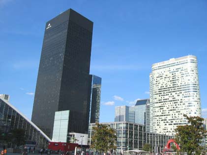 �������. �����. ������� � ���� ������ (Grande Arche de la D&eacute;fense).
