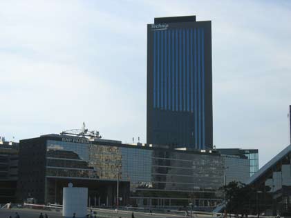 �������. �����. ������� � ���� ������ (Grande Arche de la D&eacute;fense).
