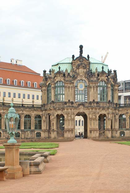 Германия. Дрезден. Цвингер (Zwinger). Колокольный павильон.