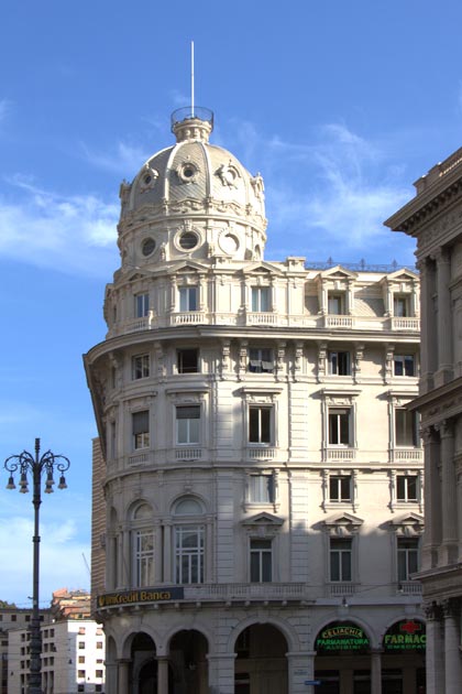 ������. �����. ������� ������� (Piazza De Ferrari).