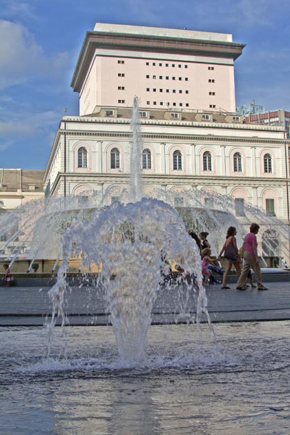 ������. �����. ������� ������� (Piazza De Ferrari).