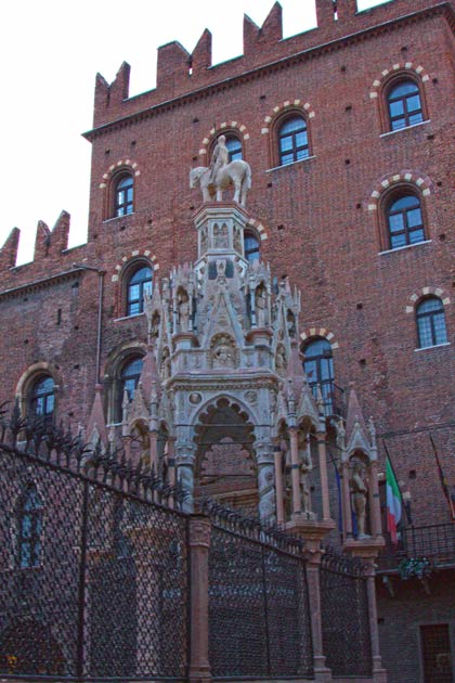 ������. ������. ���� ���������� (Arche Scaligere).