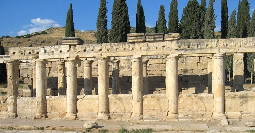 Turkey Hierapolis. Main street (������ �������� ������� �����)